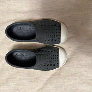 Native Shoes Kids Water Shoes Dark grey and White